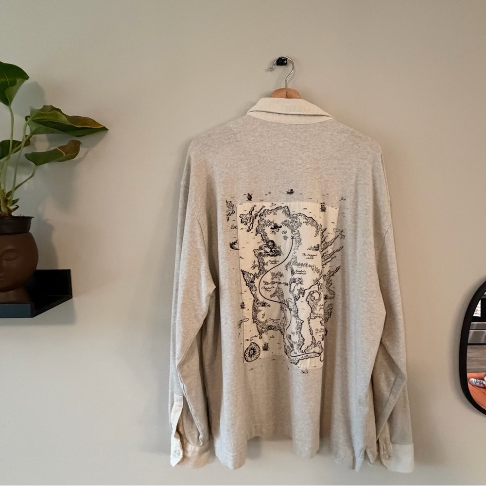 Banana Republic Light Gray Map Graphic Long sleeve Polo